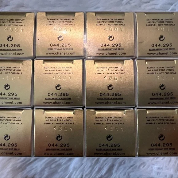 Chanel Sublimage La Creme Lumiere Regenerating & Brightening Cream Bundle